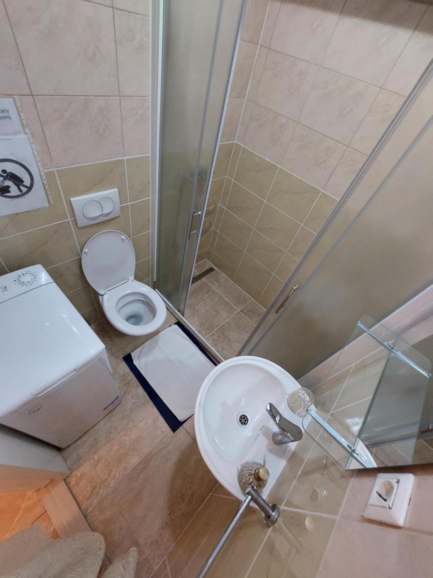 Viki Apartment *